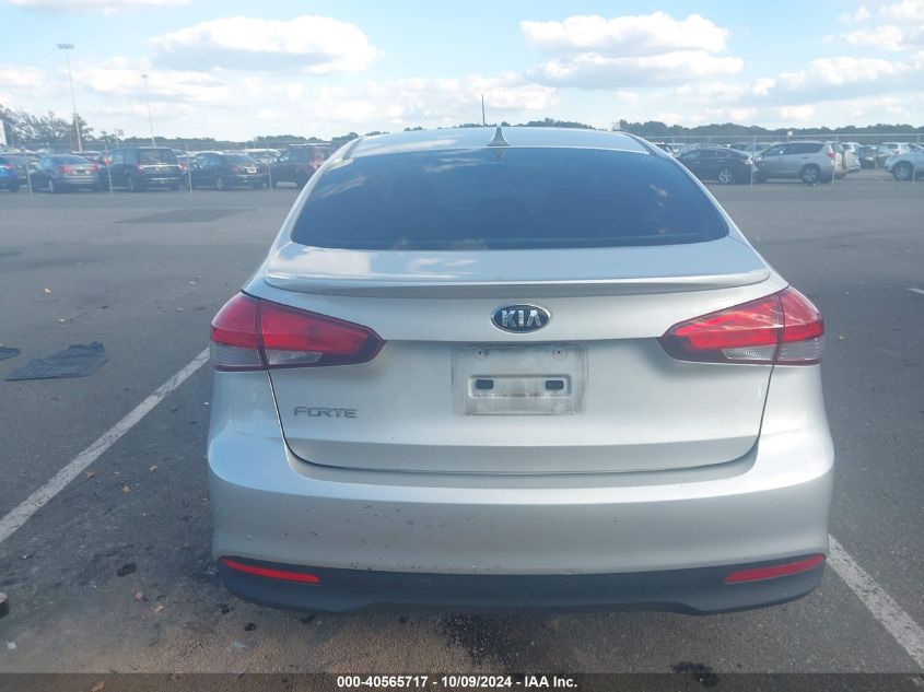 3KPFK4A79JE212640 2018 Kia Forte Lx