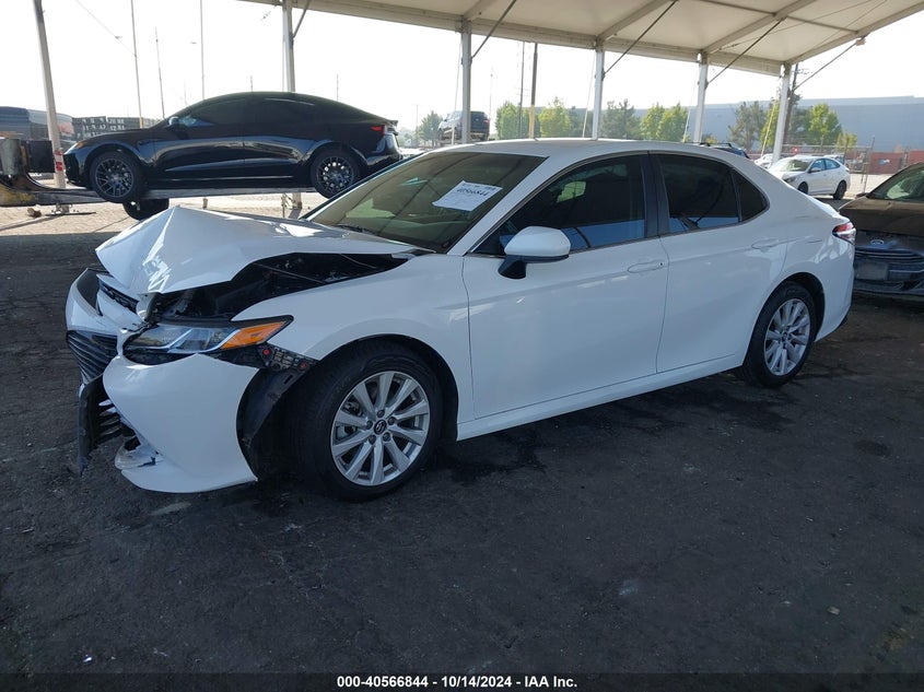 2018 TOYOTA CAMRY VIN: 4T1B11HK5JU675494