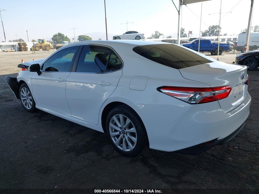 2018 TOYOTA CAMRY VIN: 4T1B11HK5JU675494