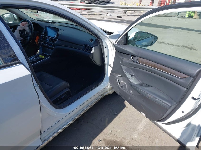VIN 1HGCV3F91JA005985 2018 HONDA ACCORD HYBRID TOURING
