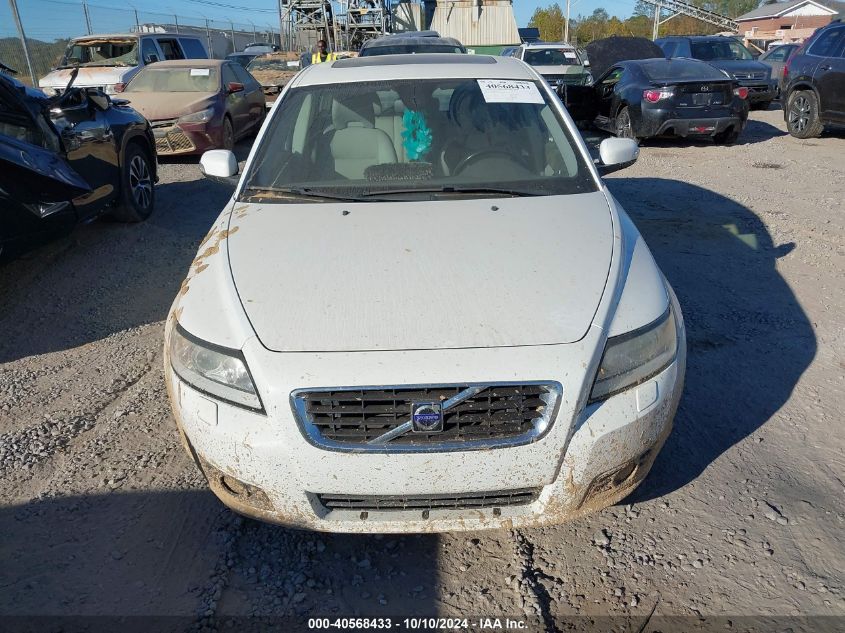 2010 Volvo V50 2.4I VIN: YV1382MW8A2529633 Lot: 40568433