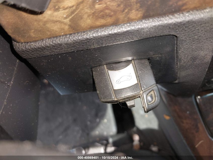 2007 BMW 328I VIN: WBAVA33547KX71908 Lot: 40569451