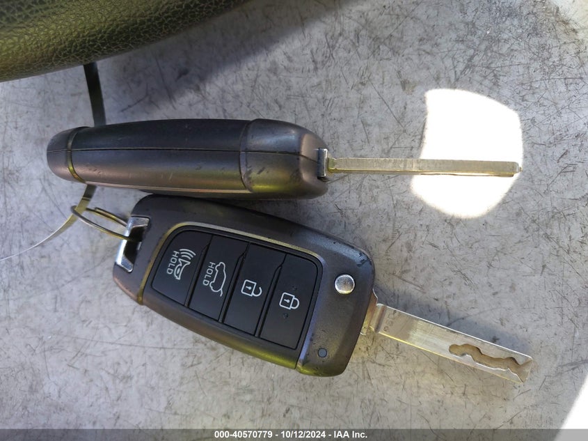 2020 HYUNDAI ELANTRA GT - KMHH35LE2LU146097