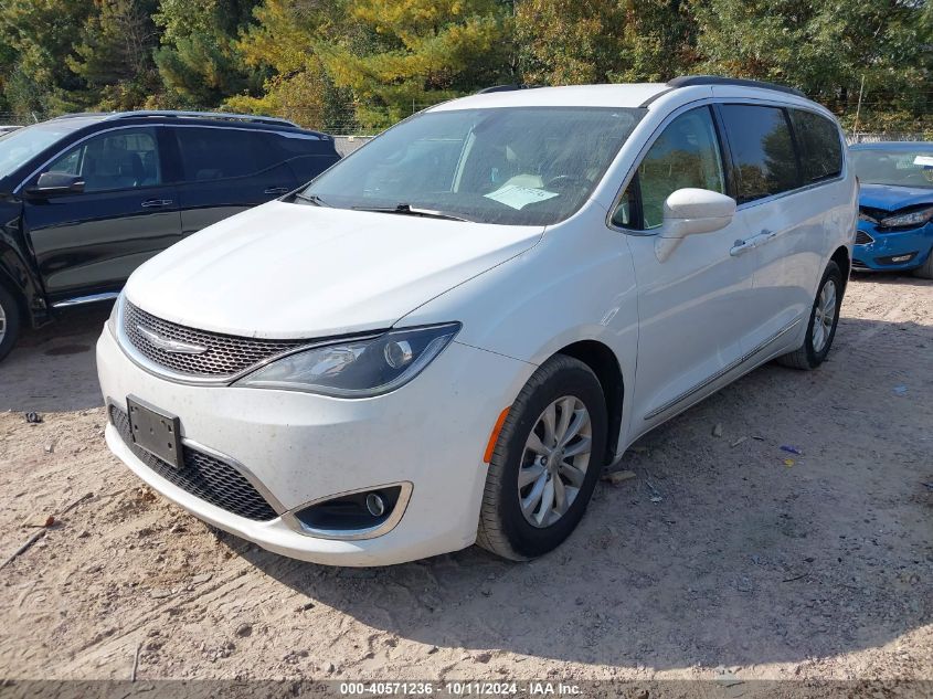 2017 Chrysler Pacifica Touring-L VIN: 2C4RC1BG4HR747293 Lot: 40571236