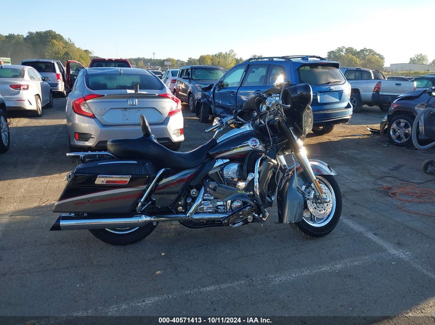 2006 HARLEY-DAVIDSON FLHTCUSE - 1HD1PRE146Y954359