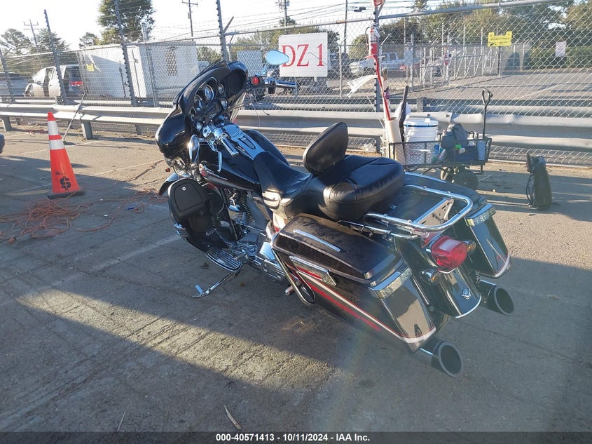 2006 HARLEY-DAVIDSON FLHTCUSE - 1HD1PRE146Y954359