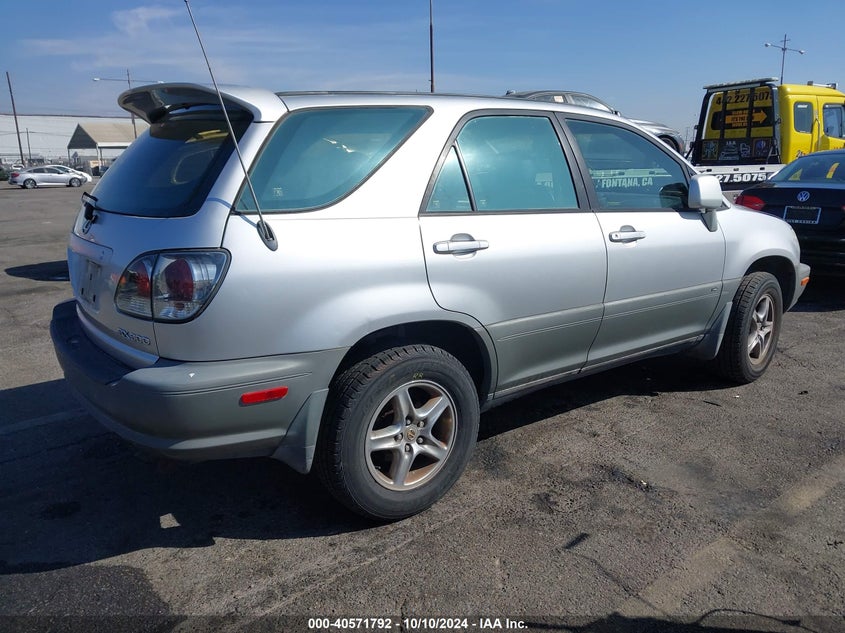 JTJHF10U310220208 2001 LEXUS RX photo no. 4