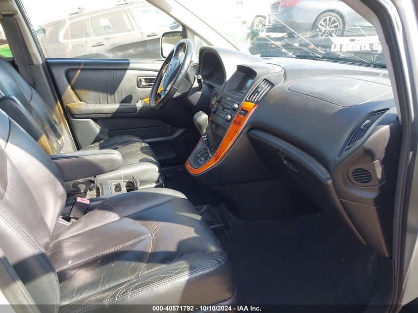 JTJHF10U310220208 2001 LEXUS RX photo no. 5