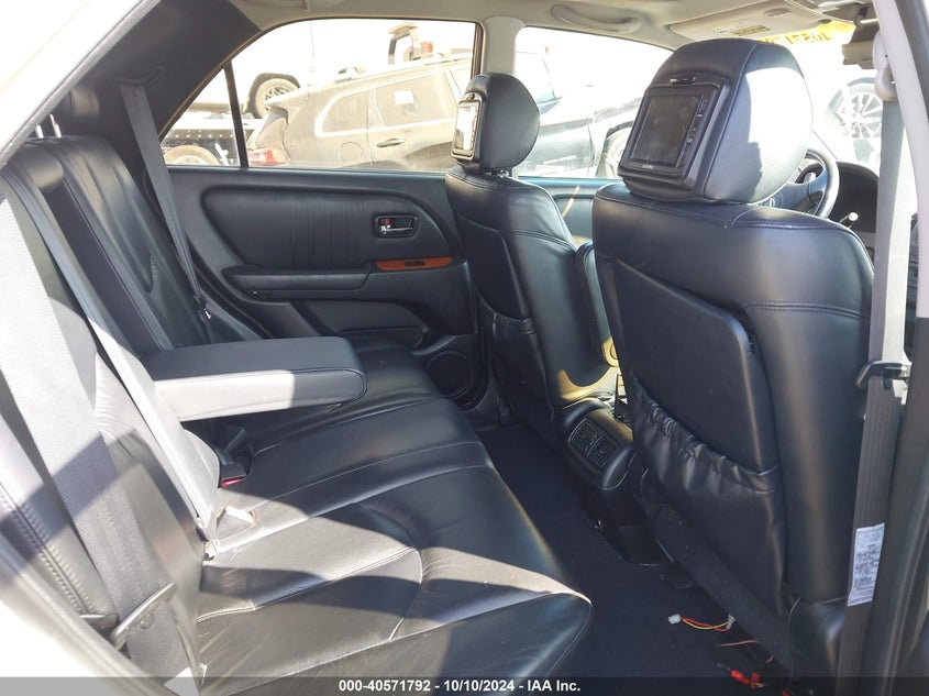JTJHF10U310220208 2001 LEXUS RX photo no. 8