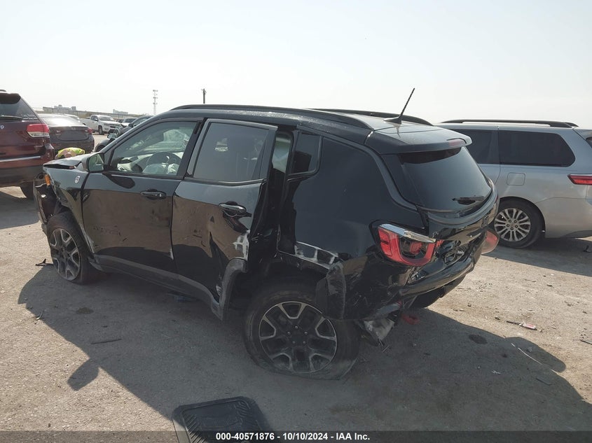 VIN 3C4NJDDB3KT665387 2019 JEEP COMPASS TRAILHAWK 4X4