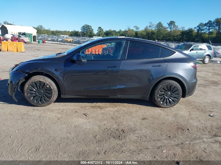 2024 Tesla Model Y Long Range Dual Motor All-Wheel Drive/Rwd VIN: 7SAYGDED3RF092501 Lot: 40572312