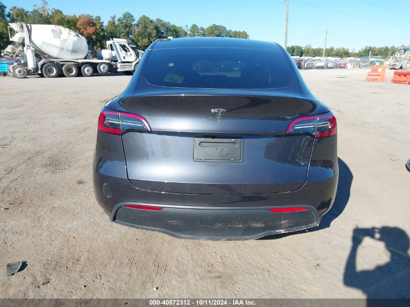 2024 Tesla Model Y Long Range Dual Motor All-Wheel Drive/Rwd VIN: 7SAYGDED3RF092501 Lot: 40572312