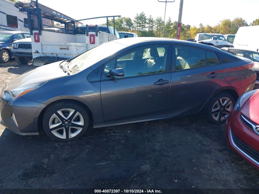 JTDKARFU7J3551322 2018 Toyota Prius Three Touring