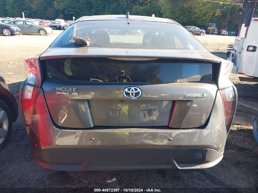 JTDKARFU7J3551322 2018 Toyota Prius Three Touring