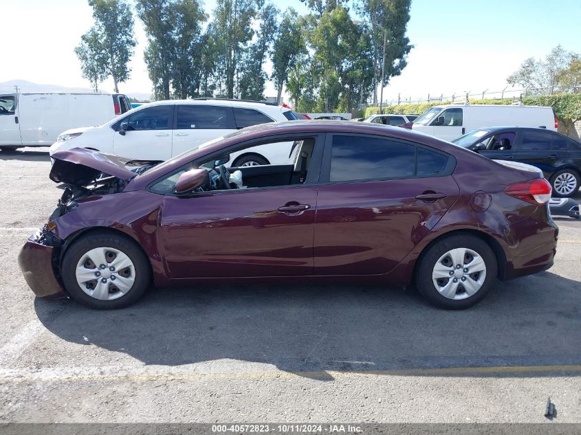 3KPFK4A7XJE265797 2018 Kia Forte Lx