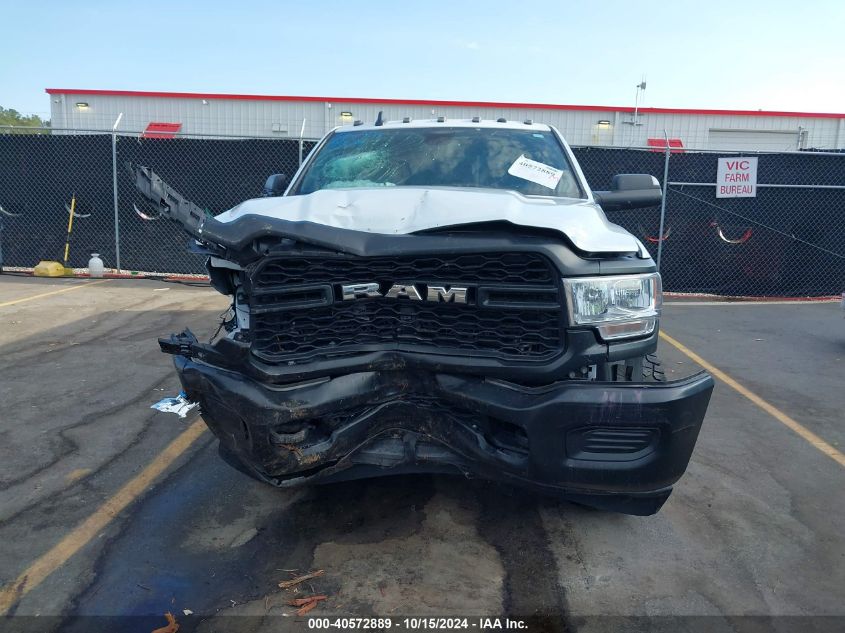 2022 Ram 2500 Tradesman 4X2 8' Box VIN: 3C6UR4HLXNG318960 Lot: 40572889