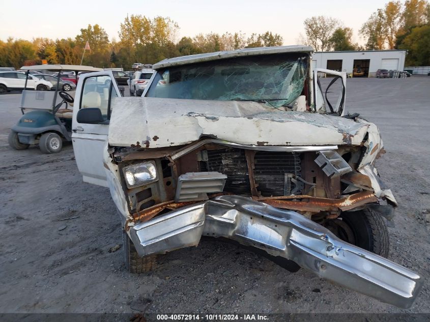 1982 Ford F100 VIN: 1FTCF10F3CUA1556 Lot: 40572914