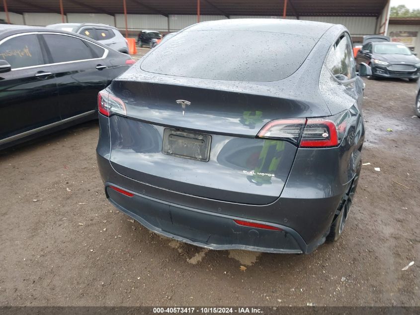 2022 Tesla Model Y Long Range Dual Motor All-Wheel Drive VIN: 7SAYGAEE6NF389330 Lot: 40573417