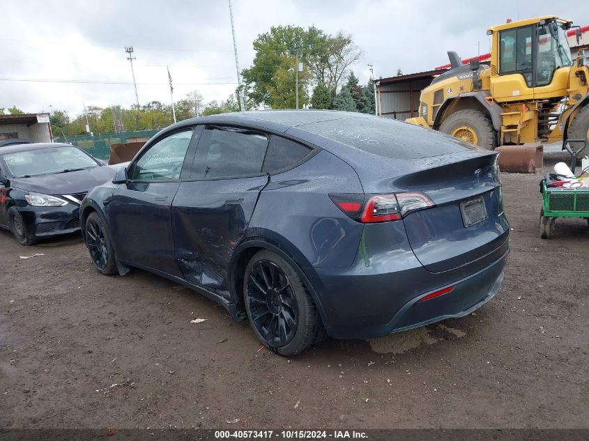 2022 Tesla Model Y Long Range Dual Motor All-Wheel Drive VIN: 7SAYGAEE6NF389330 Lot: 40573417