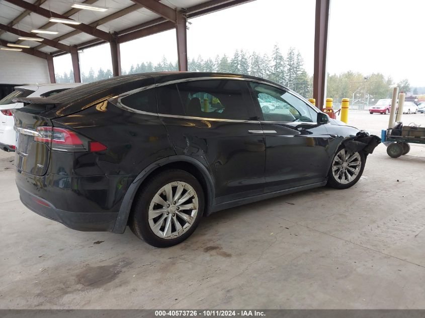 VIN 5YJXCBE27HF045672 2017 TESLA MODEL X no.4