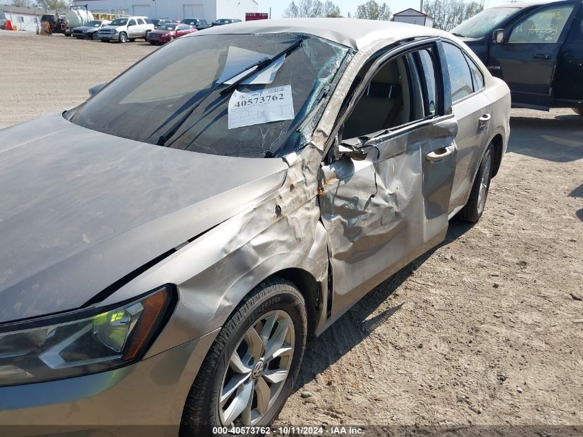 2018 Volkswagen Passat 2.0T R-Line/2.0T S VIN: 1VWAA7A31JC002890 Lot: 40573762