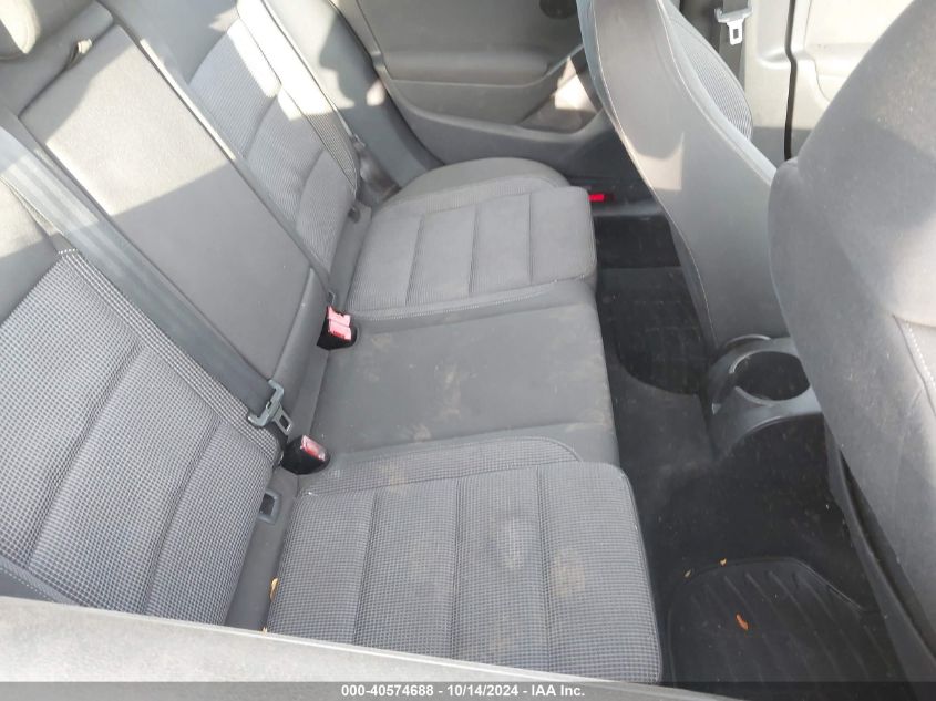 2011 Volkswagen Golf 2.5L 4-Door VIN: WVWDB7AJ7BW196546 Lot: 40574688