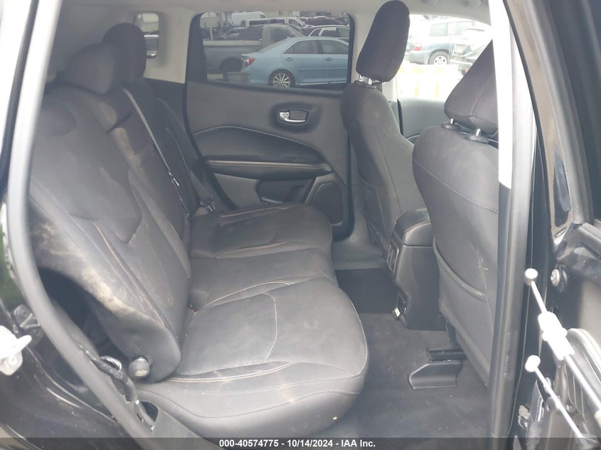 VIN 3C4NJCAB2JT250865 2018 JEEP COMPASS SPORT FWD