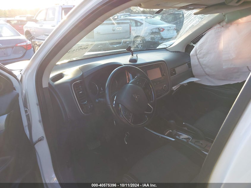 VIN JA4AD2A33HZ065178 2017 MITSUBISHI OUTLANDER ES