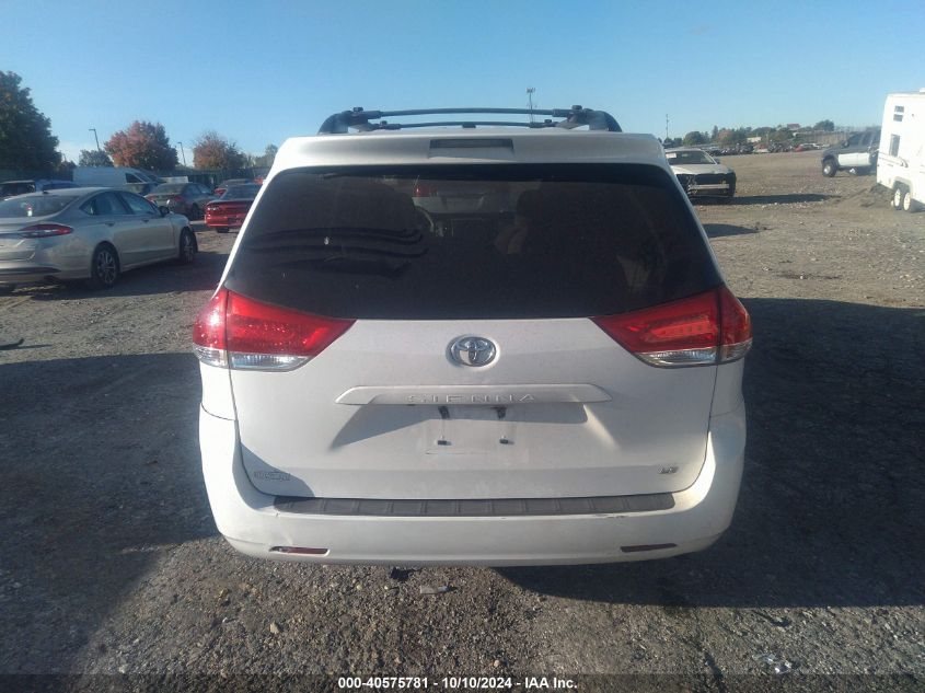 5TDKK3DC2ES428701 2014 Toyota Sienna Le V6 8 Passenger