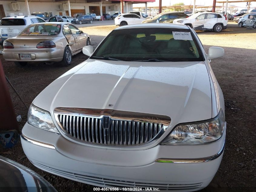 1LNHM81W25Y666418 2005 Lincoln Town Car Signature