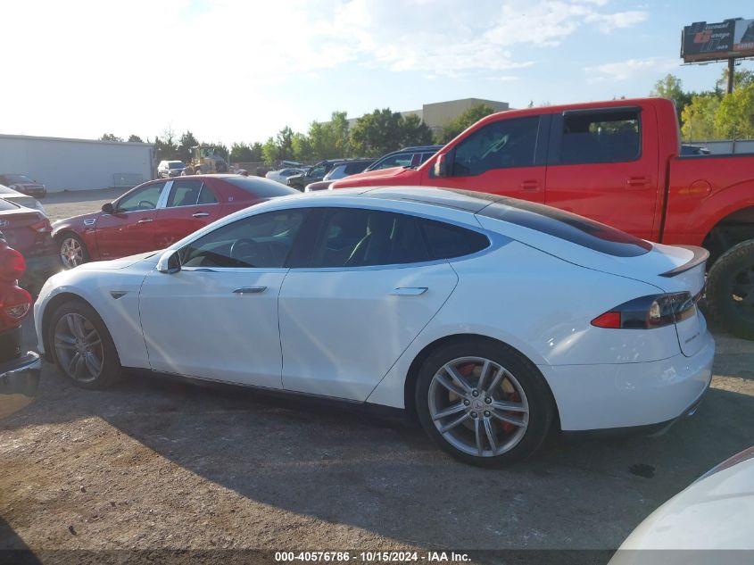 2013 Tesla Model S Performance VIN: 5YJSA1DP7DFP13715 Lot: 40576786