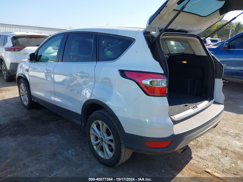 VIN 1FMCU0GD0HUC39042 2017 FORD ESCAPE SE