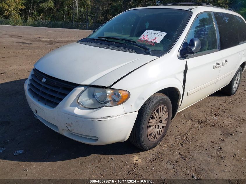 2005 Chrysler Town & Country Lx VIN: 2C4GP44R95R117065 Lot: 40579216