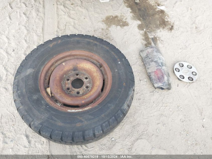 2000 Chevrolet Silverado 1500 Ls VIN: 2GCEC19T7Y1258791 Lot: 40579219