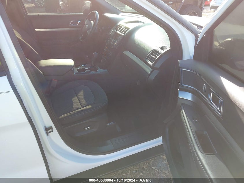 VIN 1FM5K7D82JGA23812 2018 FORD EXPLORER XLT