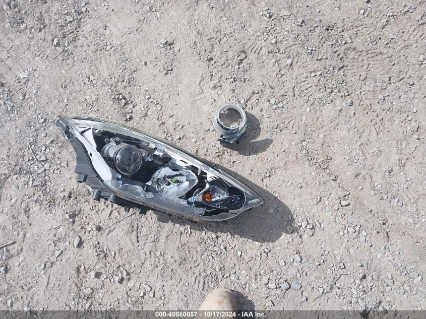 2017 Hyundai Santa Fe Sport 2.4L VIN: 5NMZUDLB3HH018150 Lot: 40580057