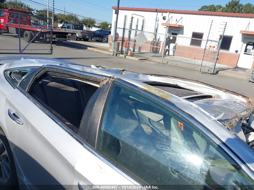 2017 HYUNDAI SONATA SPORT - 5NPE34AF8HH549953