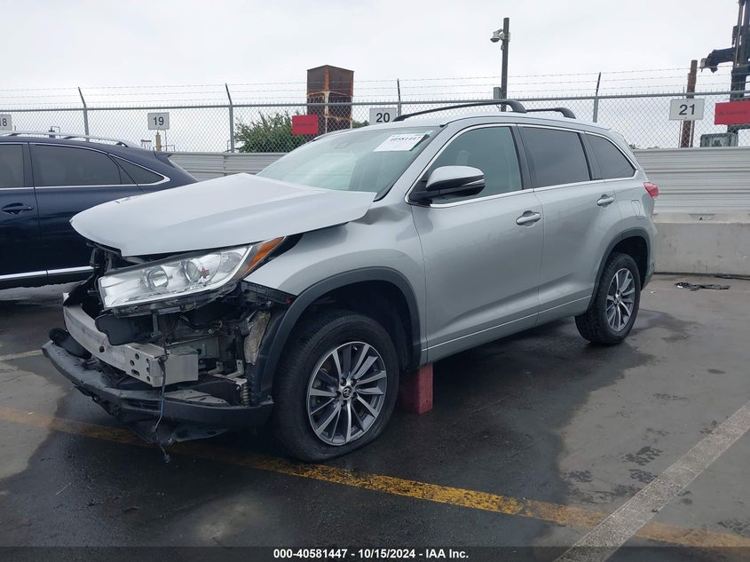 VIN 5TDKZRFH1HS509295 2017 TOYOTA HIGHLANDER XLE