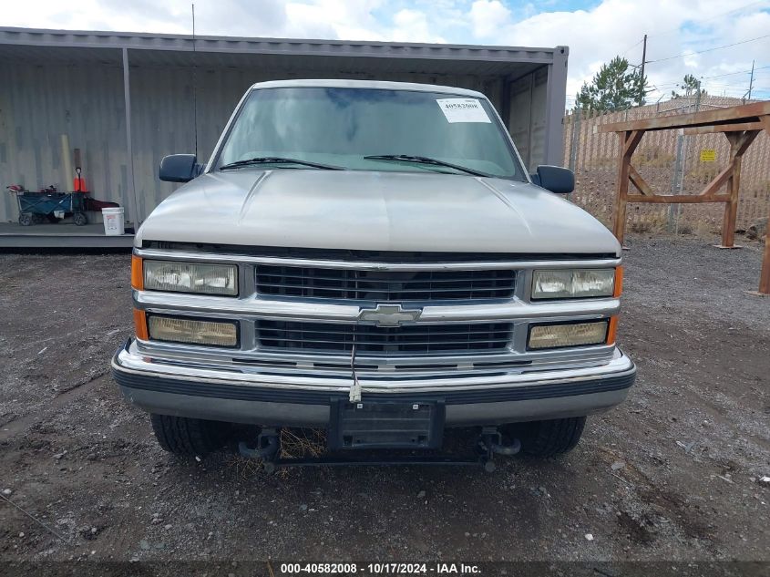 1999 Chevrolet C2500 VIN: 1GCGC24R9XR725662 Lot: 40582008