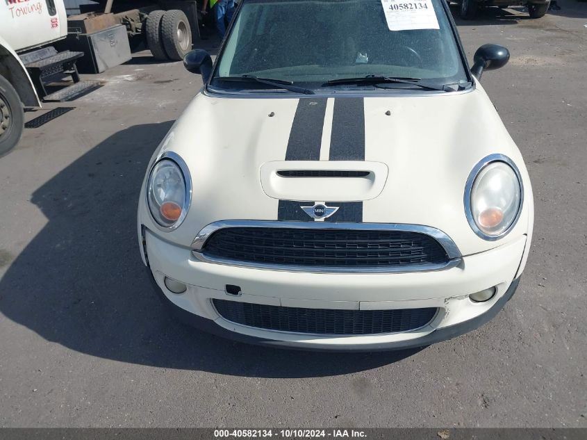 2008 Mini Cooper S VIN: WMWMF73588TT92765 Lot: 40582134