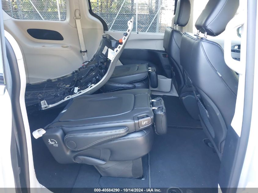 2024 Chrysler Pacifica Touring L VIN: 2C4RC1BG0RR148652 Lot: 40584290