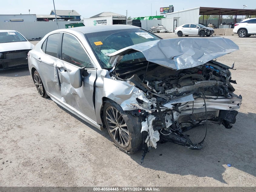 TOYOTA CAMRY SE 2018