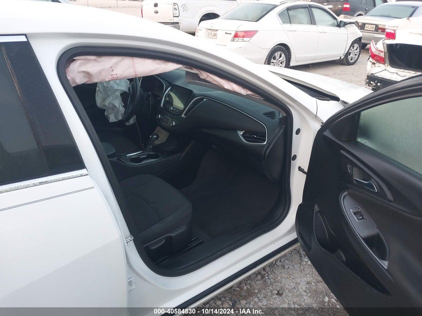 VIN 1G1ZG5ST3KF205702 2019 CHEVROLET MALIBU RS