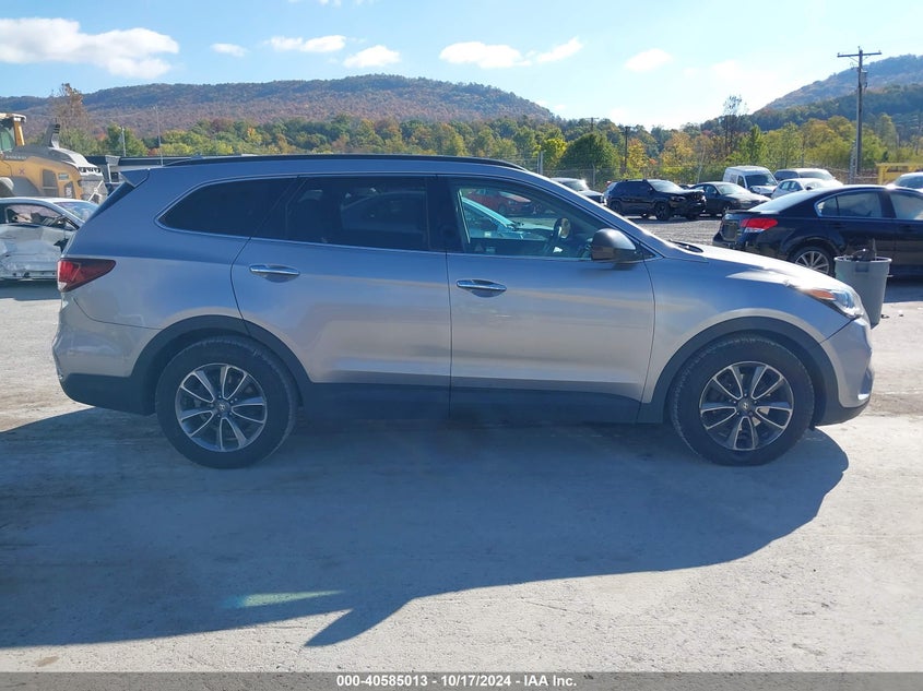 2017 Hyundai Santa Fe Se VIN: KM8SMDHF0HU252795 Lot: 40585013