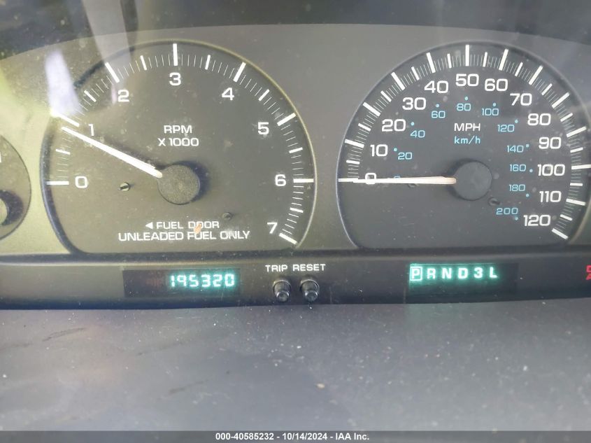 2000 Chrysler Town & Country Lx VIN: 1C4GP44G8YB666127 Lot: 40585232