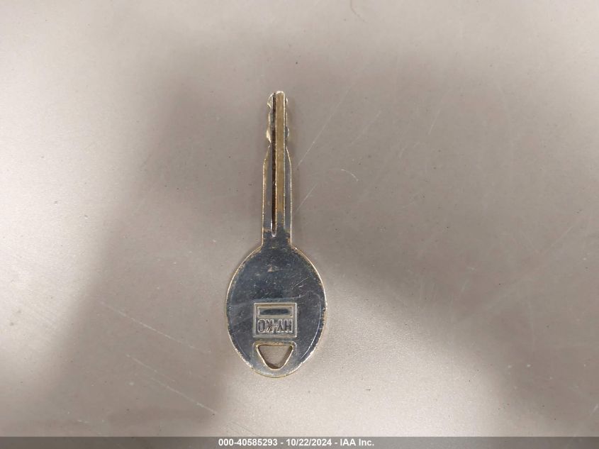 2003 Toyota Camry Le VIN: 4T1BE32K33U122886 Lot: 40585293