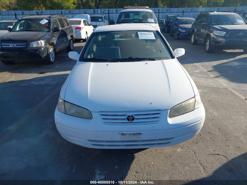 JT2BG28K6W0187042 1998 Toyota Camry Le