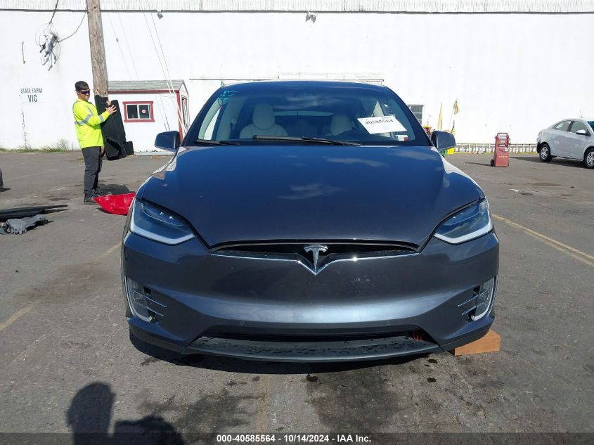 2017 Tesla Model X 100D/75D/90D VIN: 5YJXCDE25HF078875 Lot: 40585564