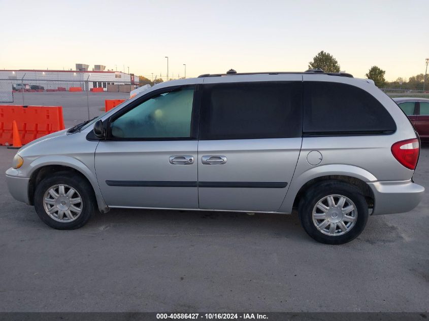 2005 Chrysler Town & Country VIN: 1C4GP45R75B328861 Lot: 40586427
