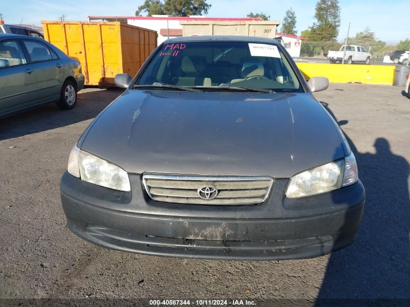 2000 Toyota Camry Le VIN: JT2BG22K3Y0496561 Lot: 40587344